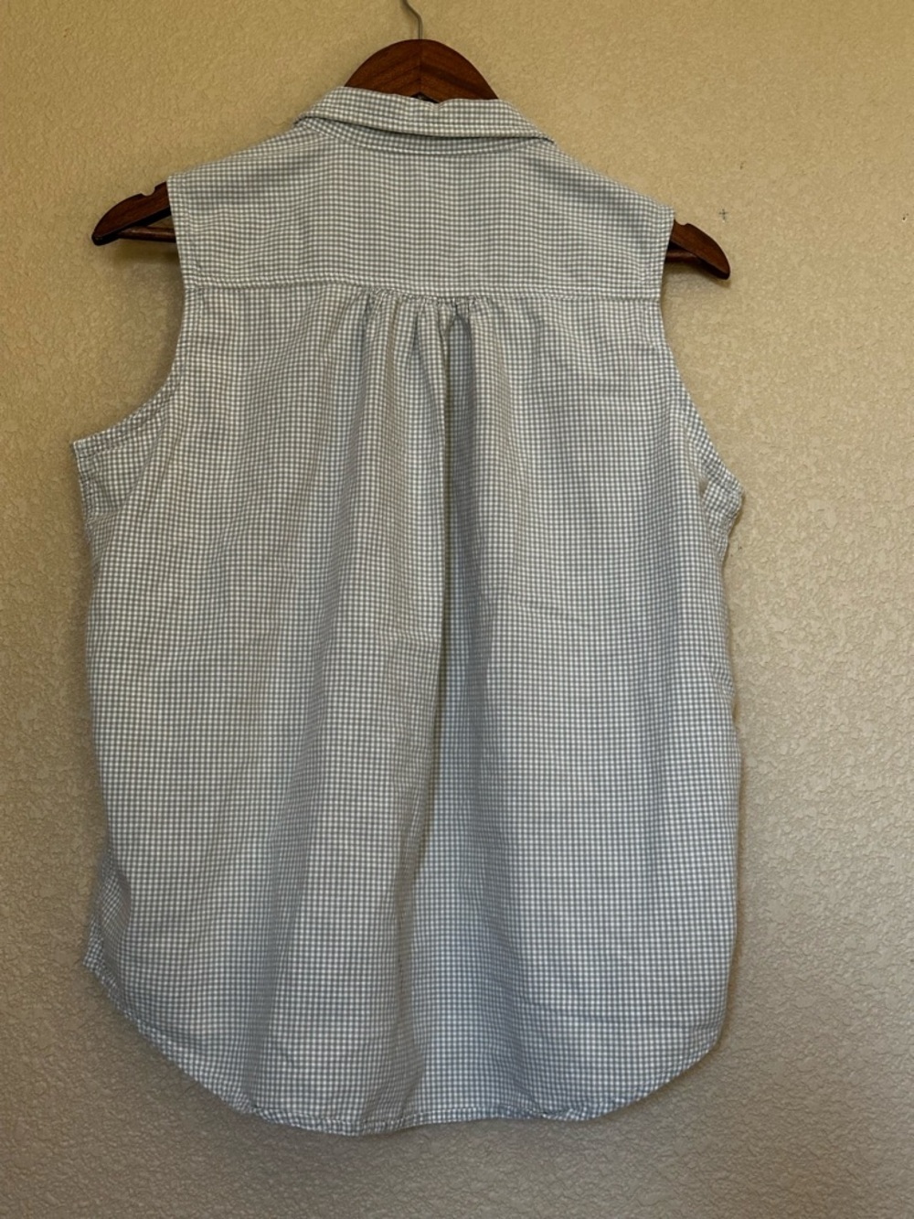 Sleeveless Embroidered Gingham Button-Down Top in white and green - Picture 5 of 6